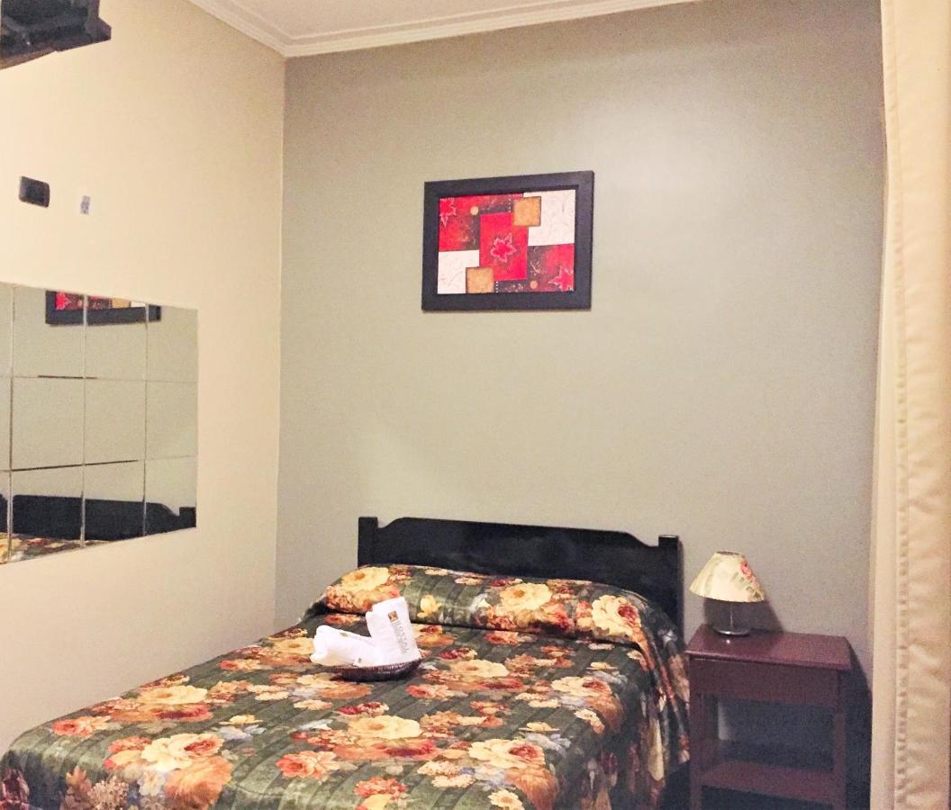 Hostal Carlos Tenaud Lima Exterior foto