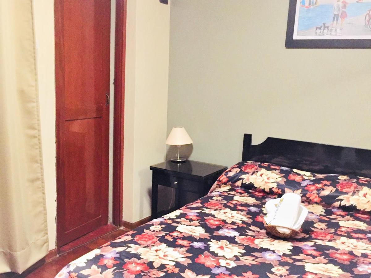 Hostal Carlos Tenaud Lima Exterior foto